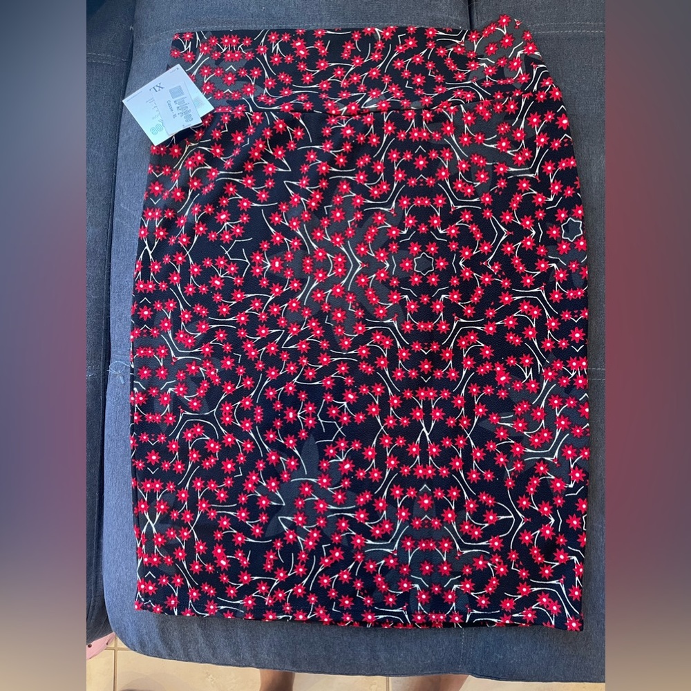 Lularoe Women’s Red Cassie Pencil Skirt With Floral Size XL